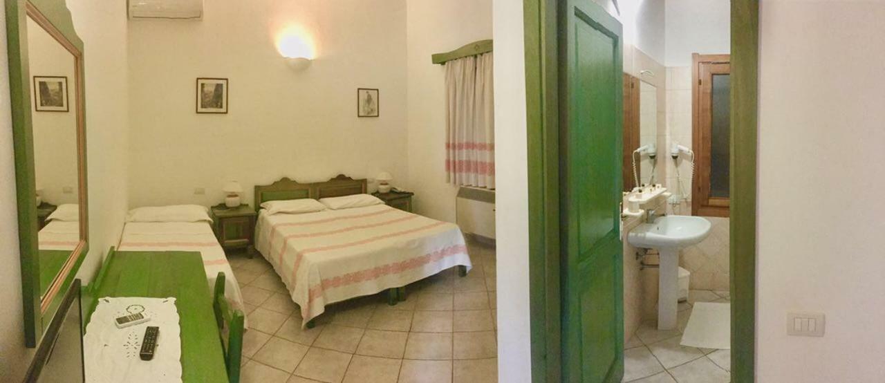 Sant Efisio Hotel Lotzorai Kültér fotó